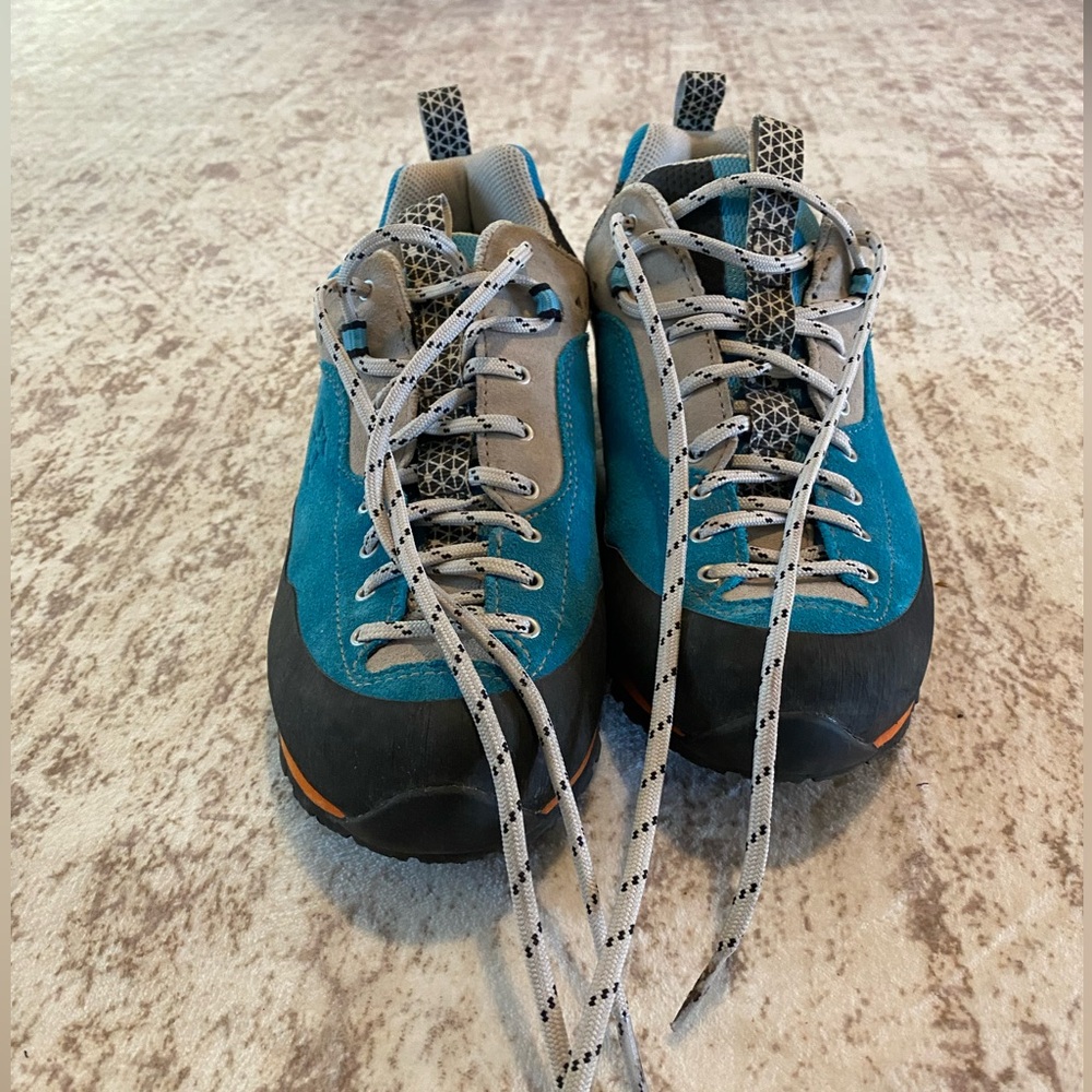 Garmont Dragontail women’s size 8.5